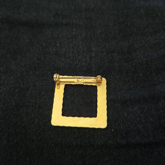 Gold Frame Square Pin! - Picture 2 of 4